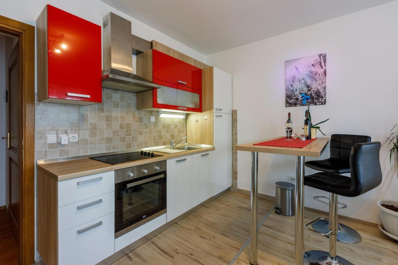 Apartments Dolloree Dramalj Exterior photo