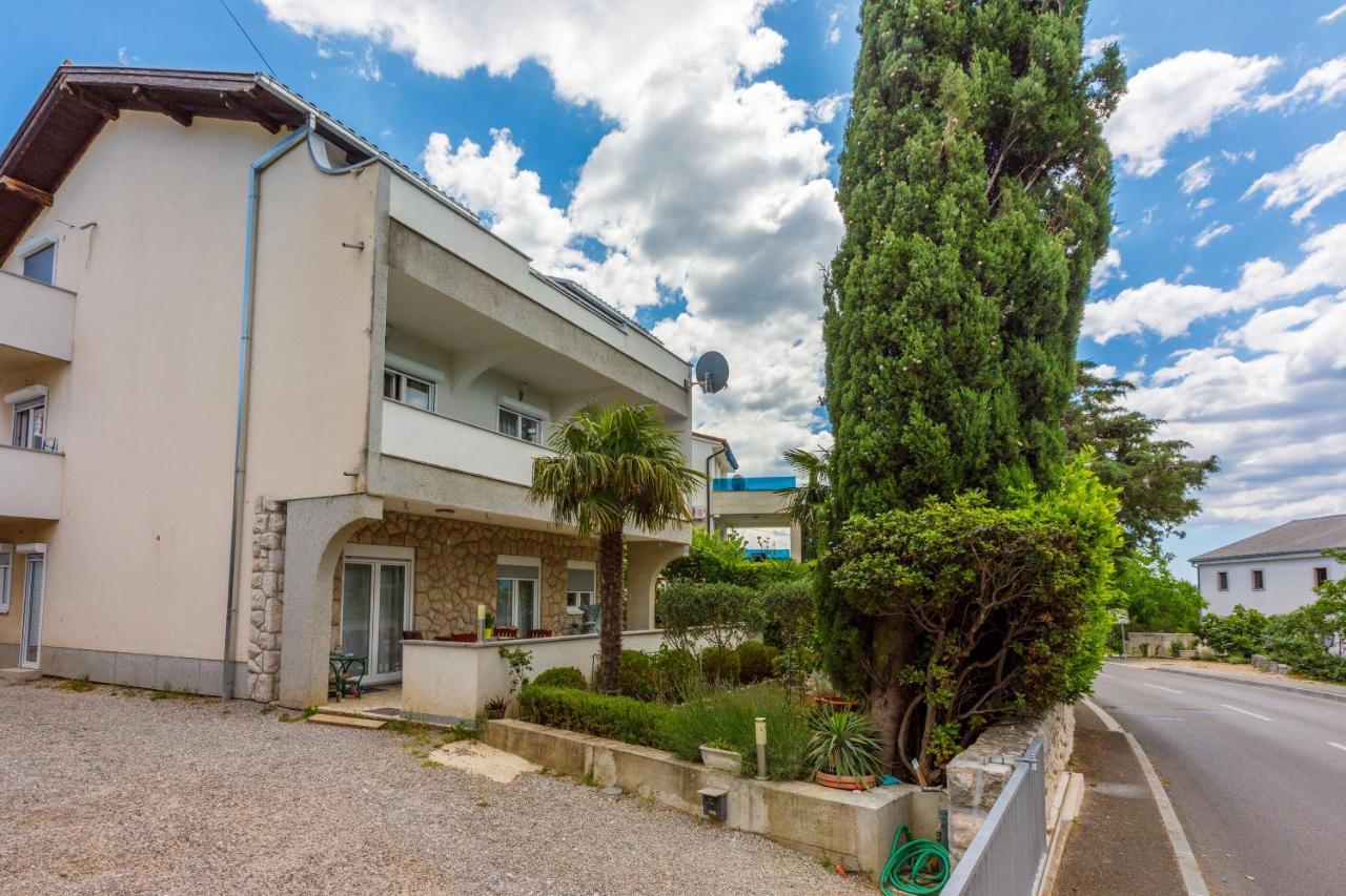 Apartments Dolloree Dramalj Exterior photo